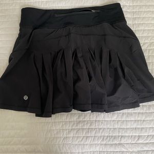 Black Lululemon skirt. Excellent condition. Smoke free home